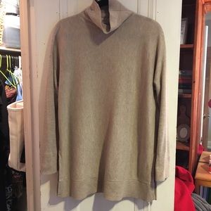 🆕 LOFT • Turtleneck Tunic Sweater - M